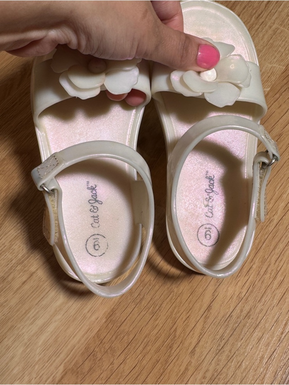 Cat & Jack Girls' White Floral Jelly Sandals - Picture 3 of 6